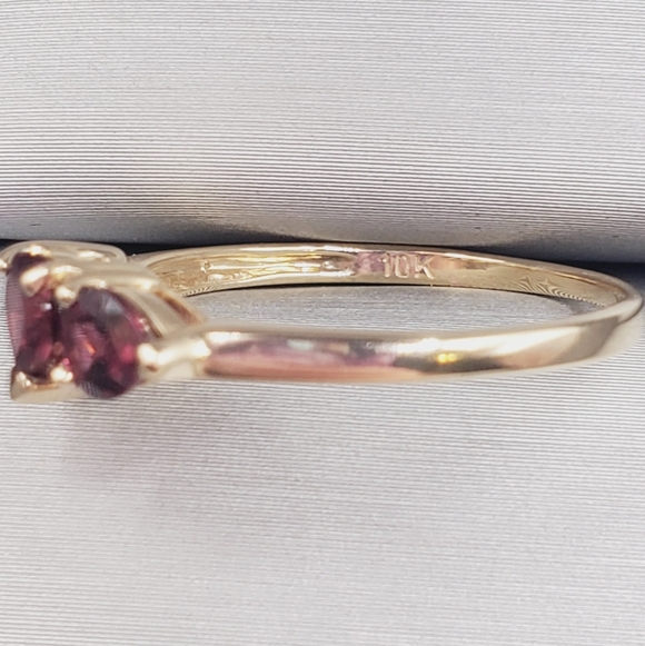 10k Solid Yellow Gold Heart & Pear Garnet Ring - Picture 4 of 9